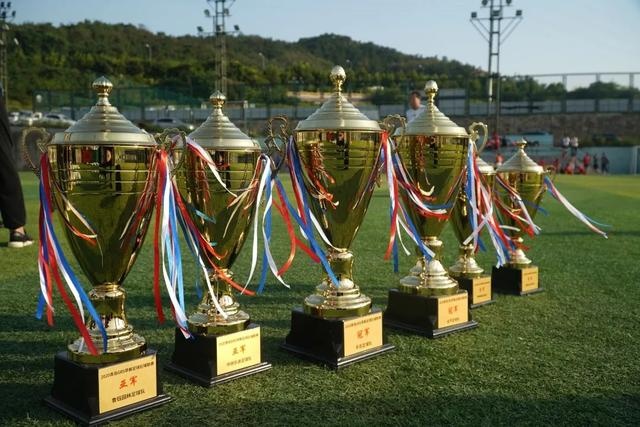 沃特斯40分广东胜山西 陈盈骏15+11广州胜福建